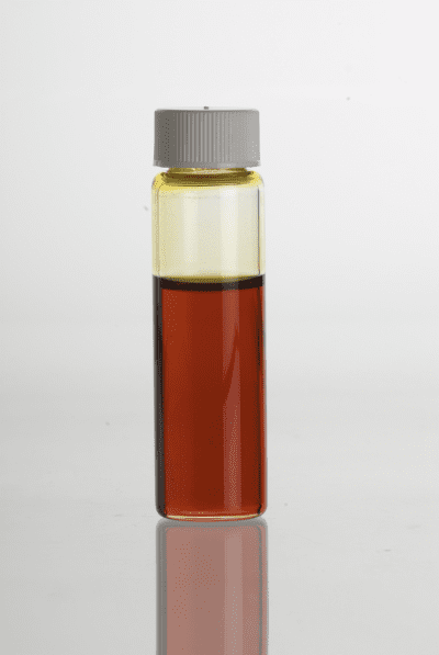 Frasco de aceite esencial de pachulí