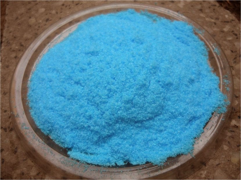 Cristales azules de sulfato de cobre