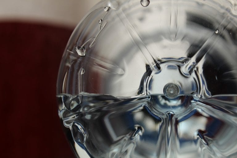 Botella de plástico para fabricar la trampa