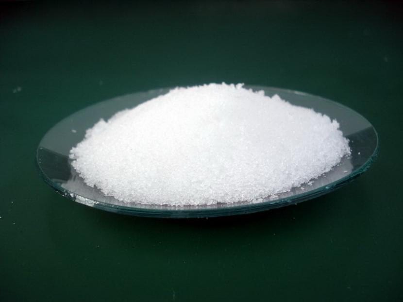 Cristales de sulfato de amonio, un abono nitrogenado de acción rápida