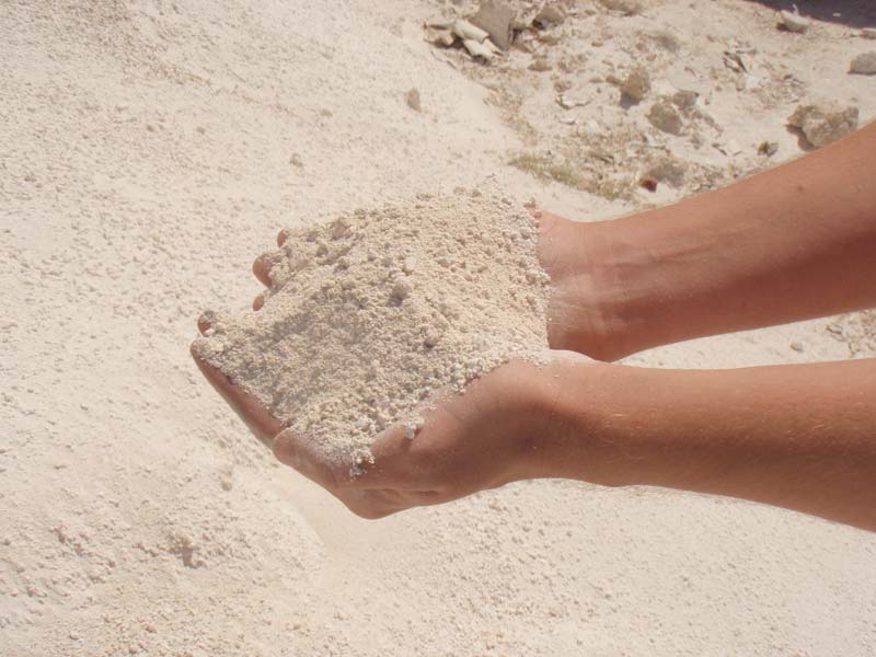 Yeso agrícola: qué hace de verdad en el suelo