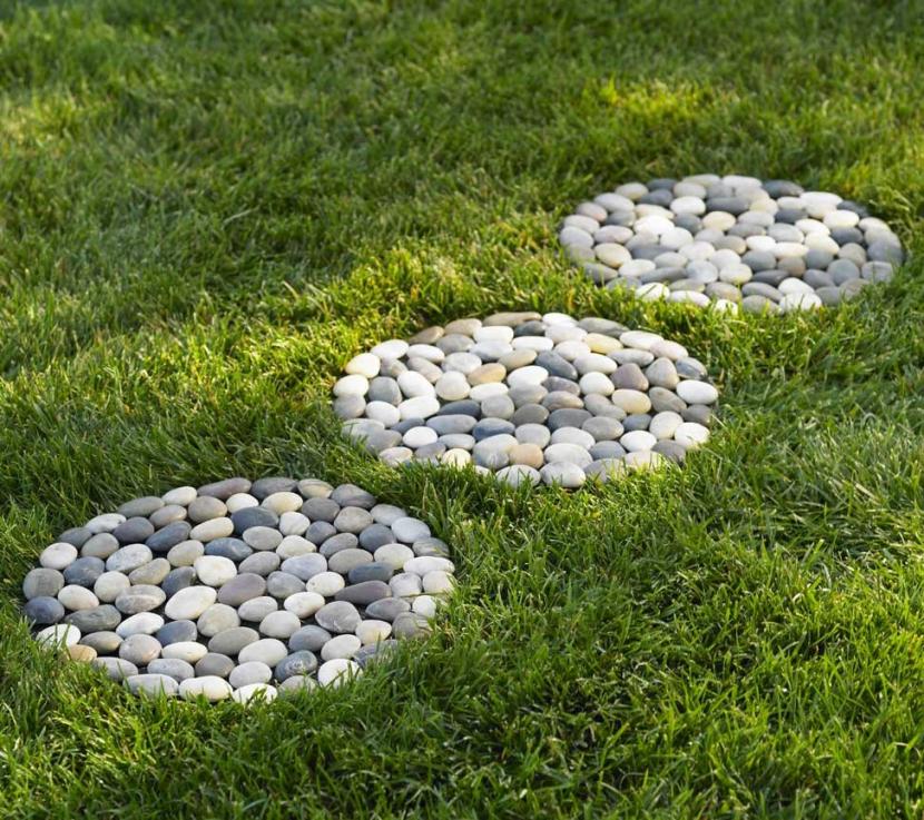 Decorar el jardín con piedras: caminos, acolchados y rocallas