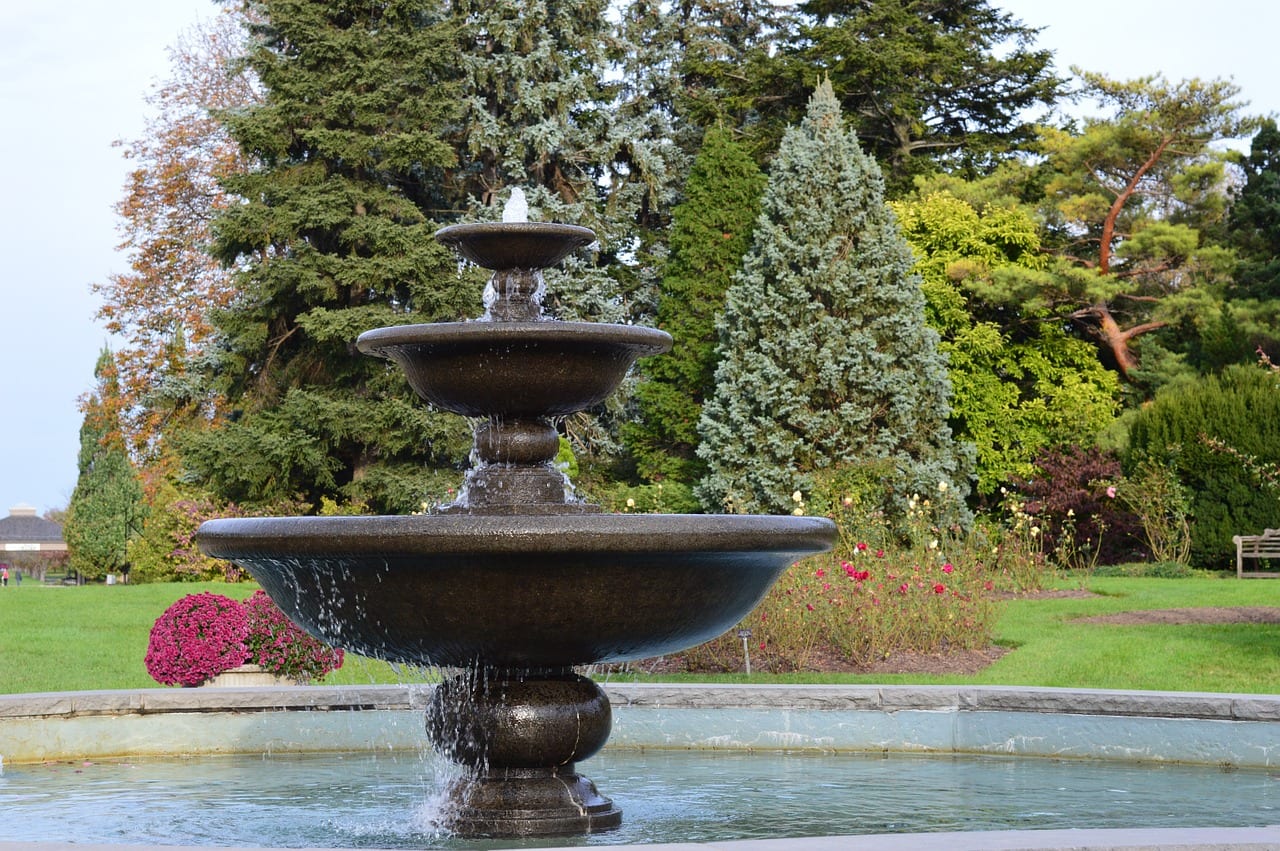 Fuentes de jardín: tipos, instalación y mantenimiento