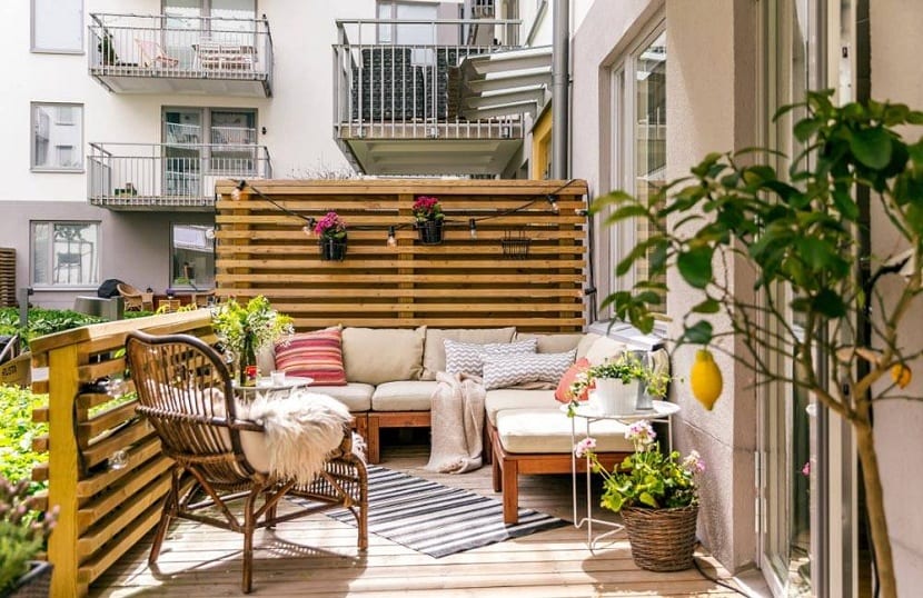 Terraza chill out: mobiliario, plantas, sombra y luz