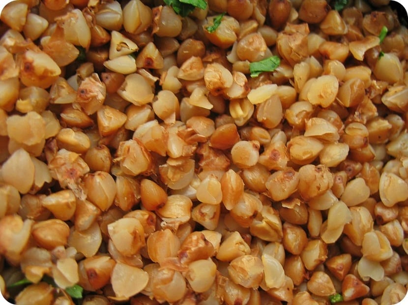 Granos de trigo sarraceno o alforfón